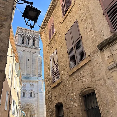 Le Petit Pendentif - Coeur De Cathedrale - Rdc Lägenhet